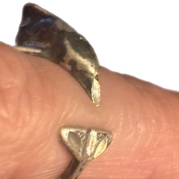Sterling silver dolphin ring (size 7) - Picture 2 of 3